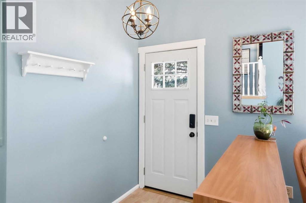 447 Berkley Crescent NW