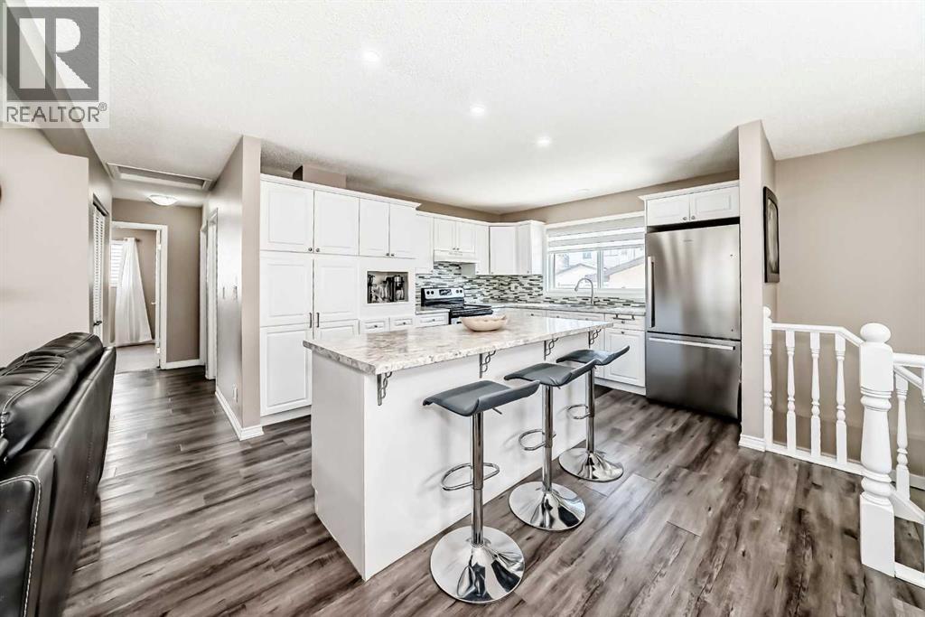 132 Whiteview Close NE