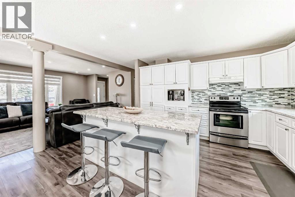 132 Whiteview Close NE