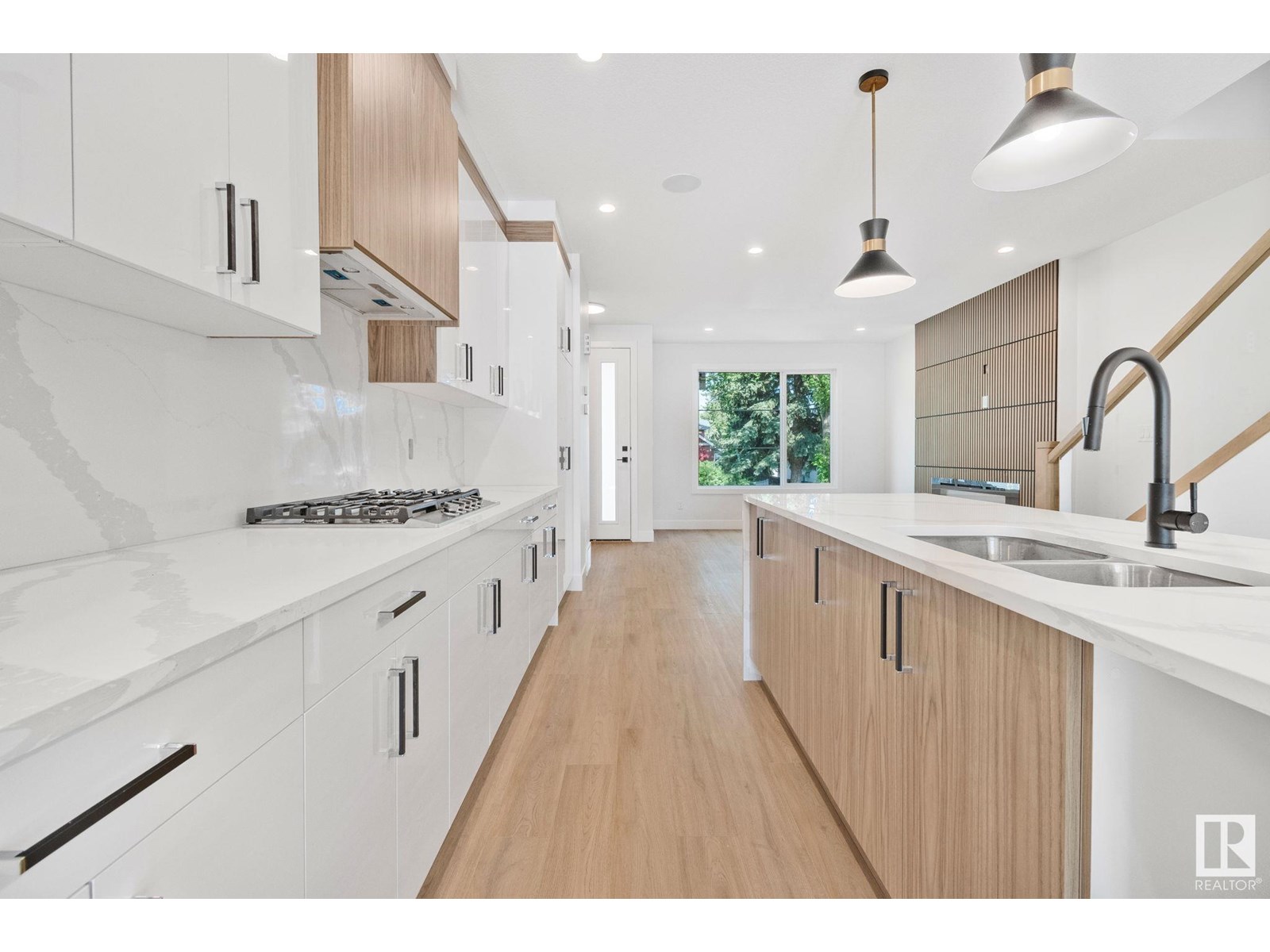 11140 126 ST E NW