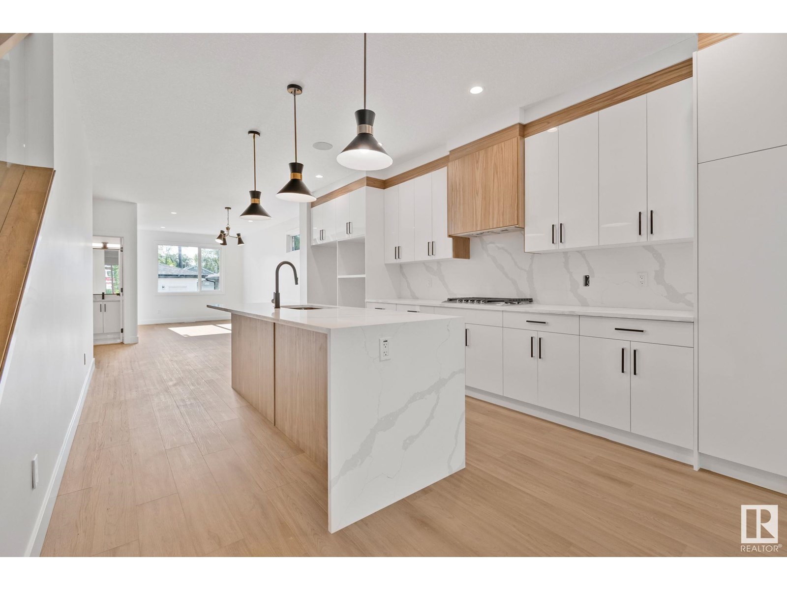 11140 126 ST E NW