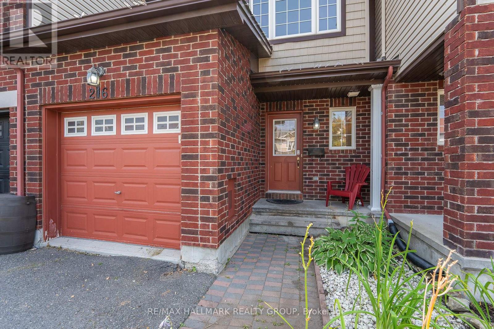 216 ROLLING MEADOW CRESCENT
