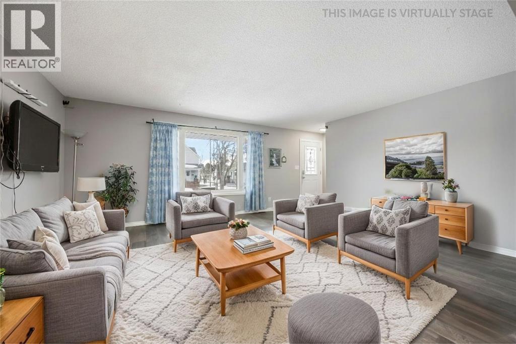 204 MITTON STREET South