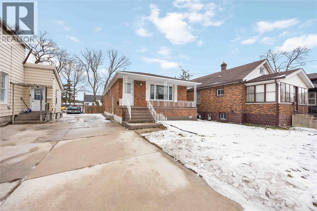 204 MITTON STREET South