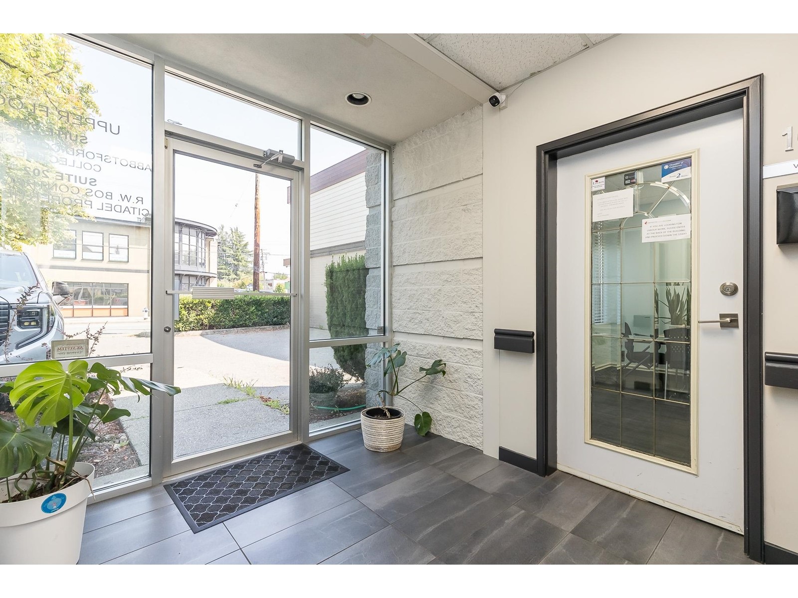 2469 PAULINE STREET