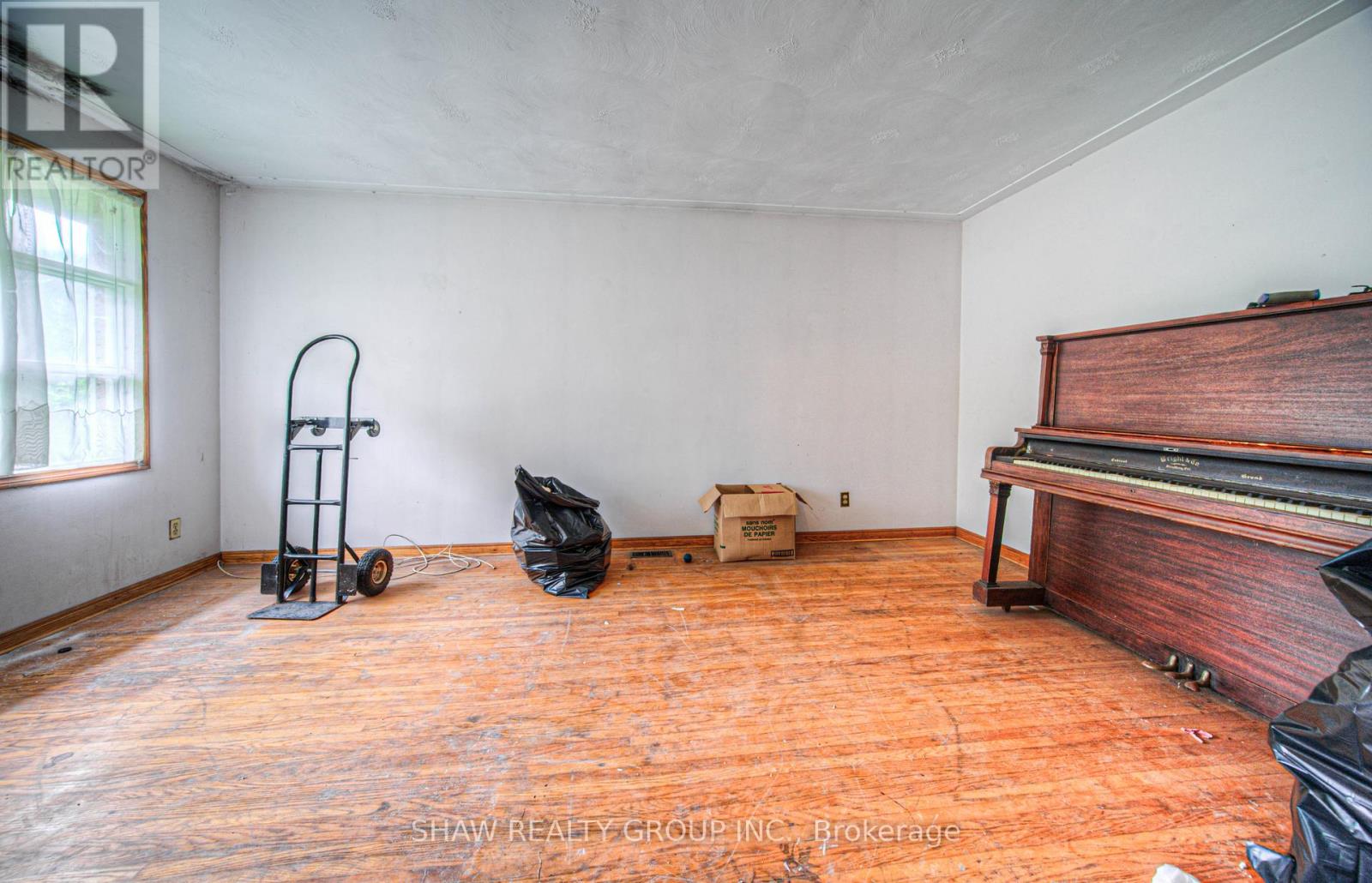 537 GLEN MANOR BOULEVARD