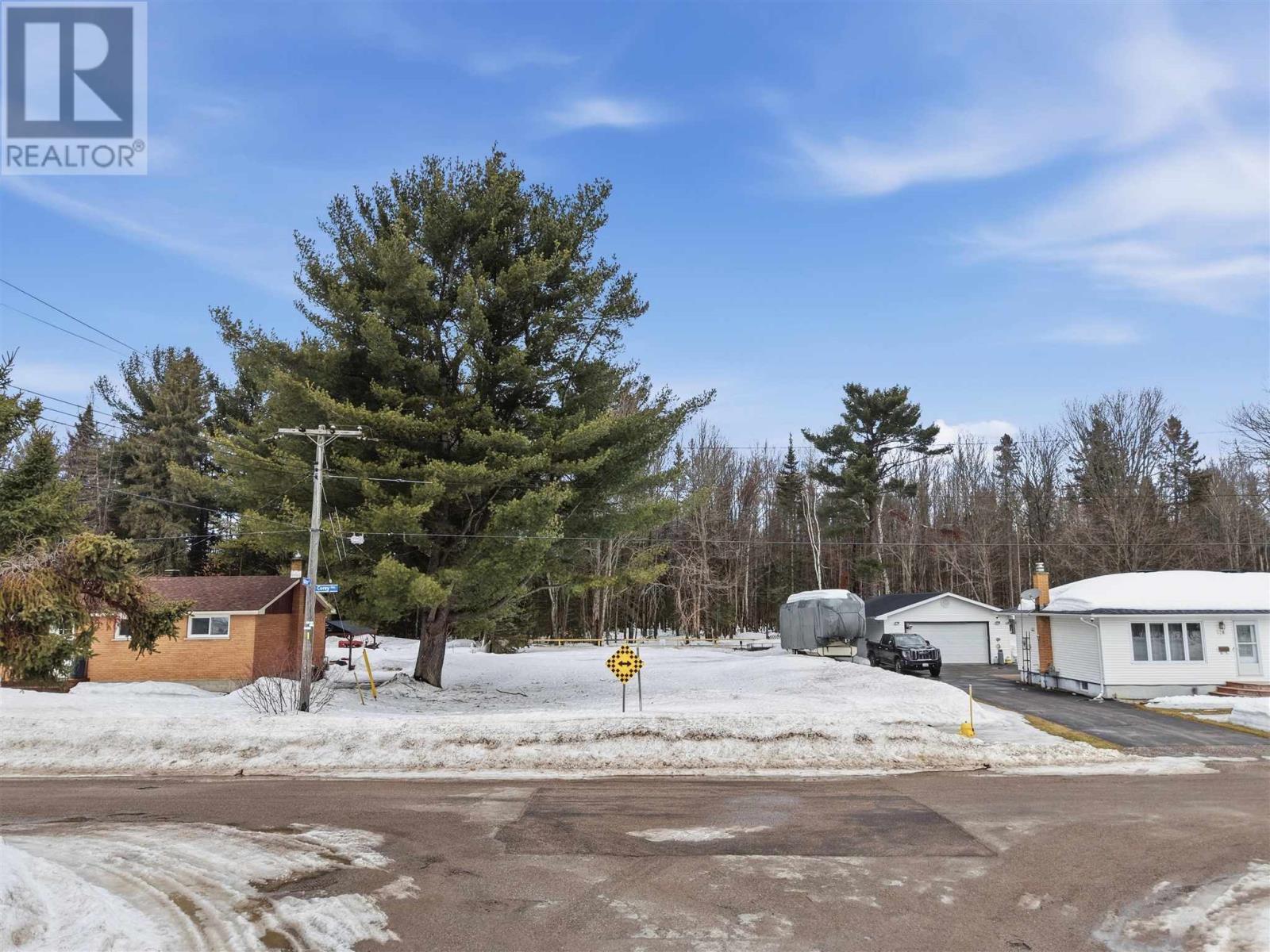 72 Corey AVE - Photo 2