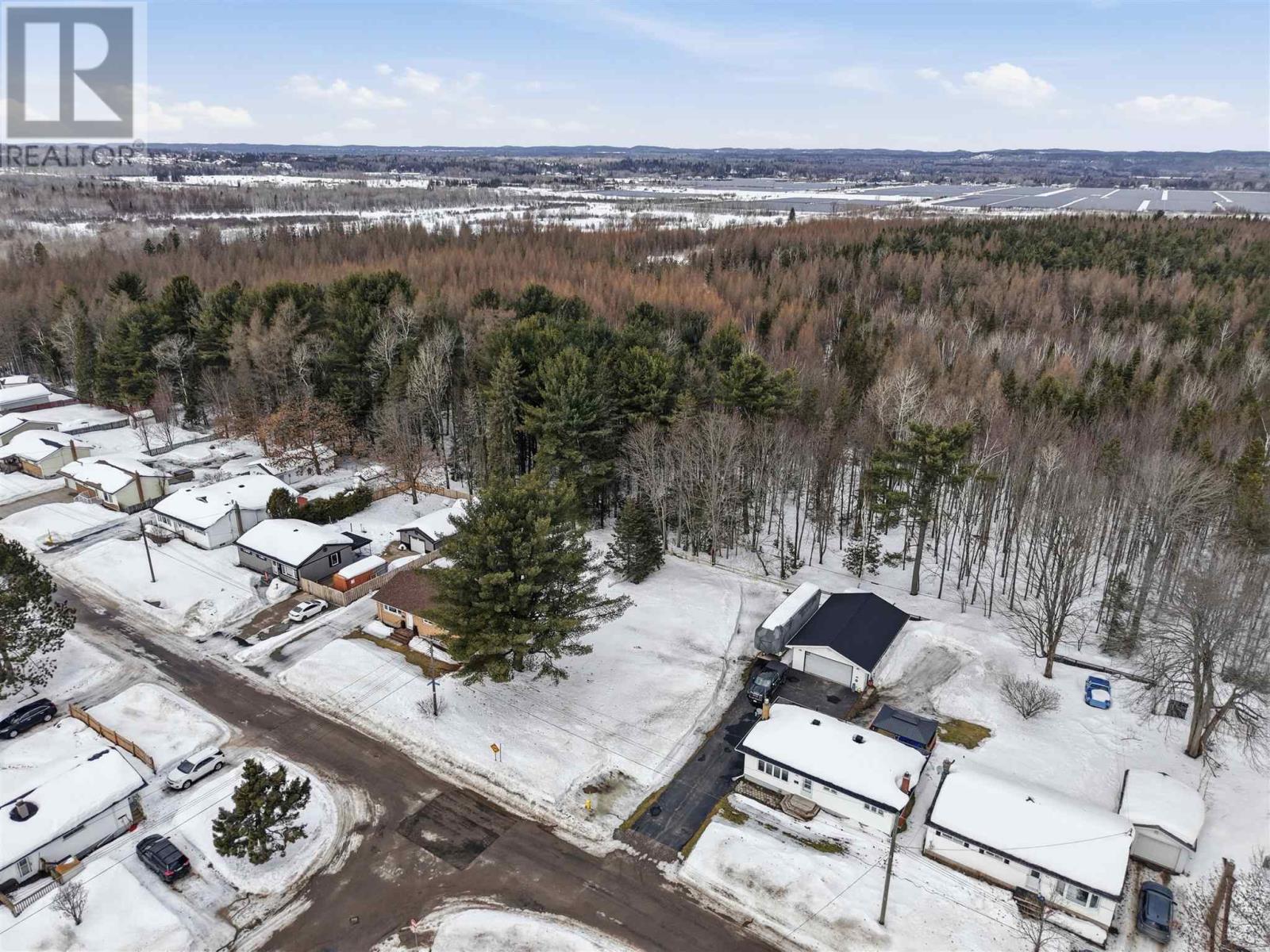 72 Corey AVE - Photo 4