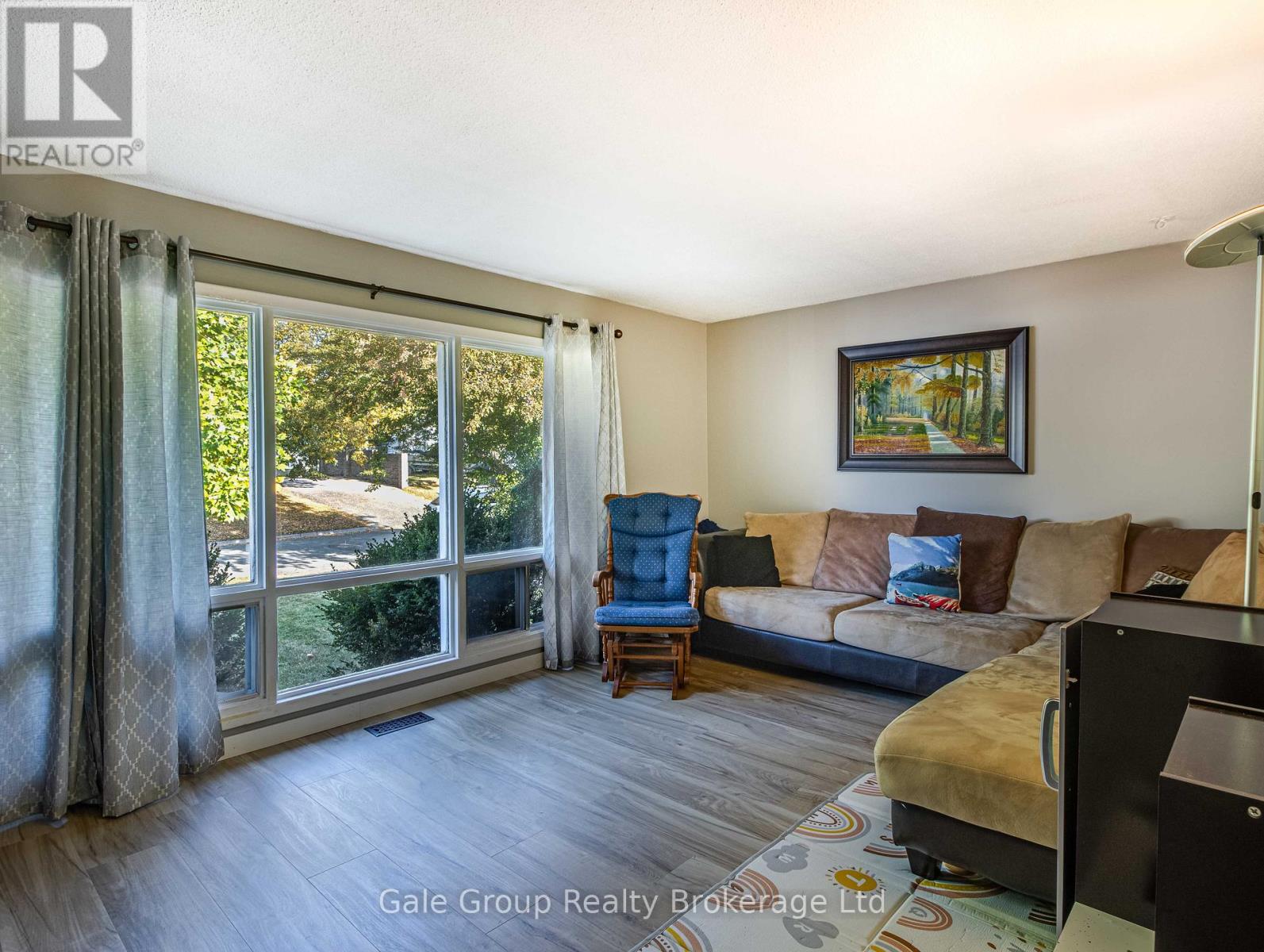 19 GREENDALE CRESCENT