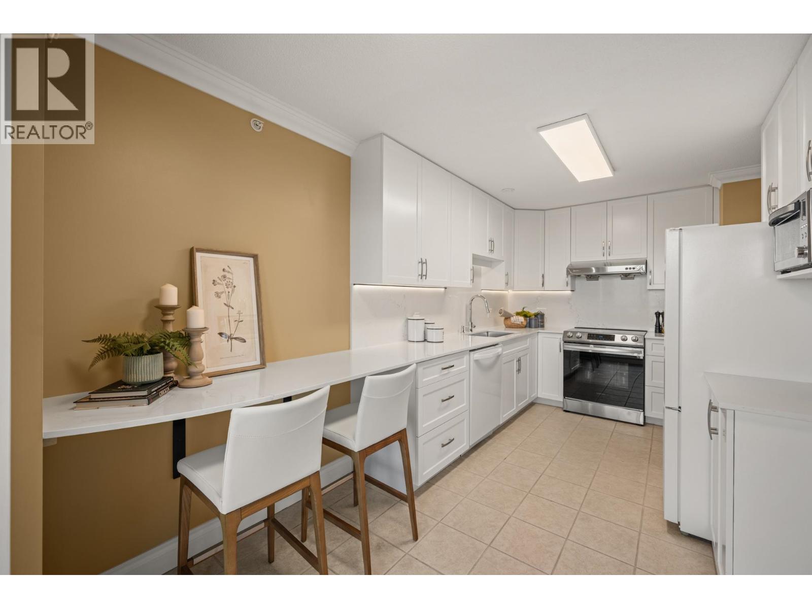 1704 612 SIXTH STREET