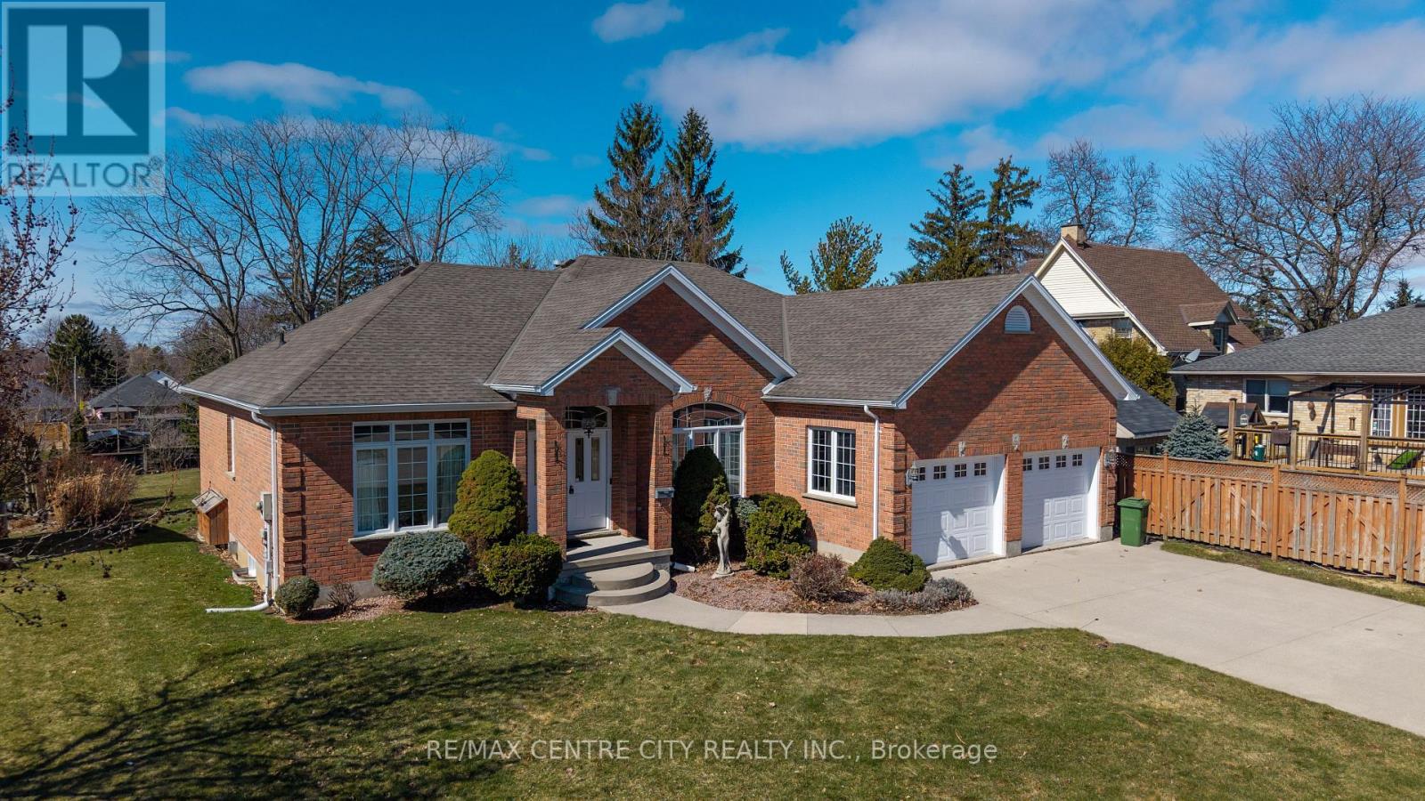 6 HUNTINGTON TERRACE