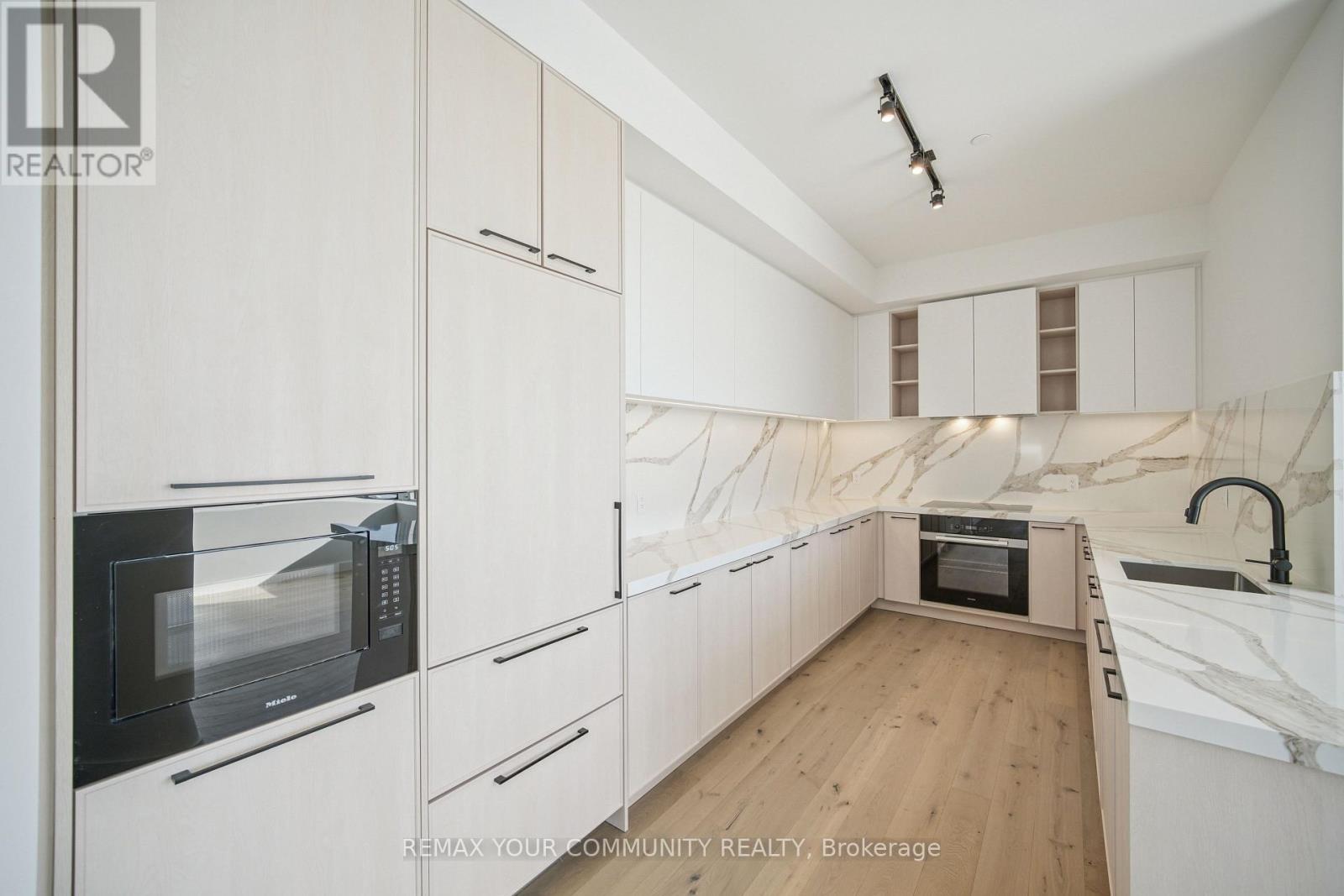 1704 - 1050 EASTERN AVENUE