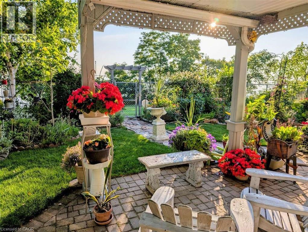 44 MORRISON Crescent