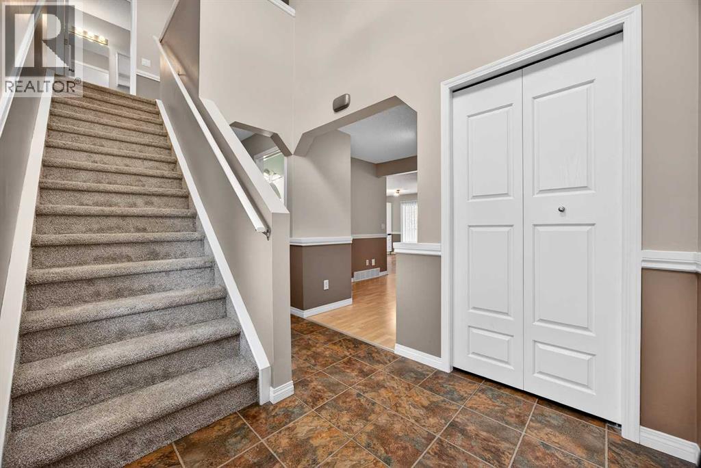 378 Panamount Drive NW