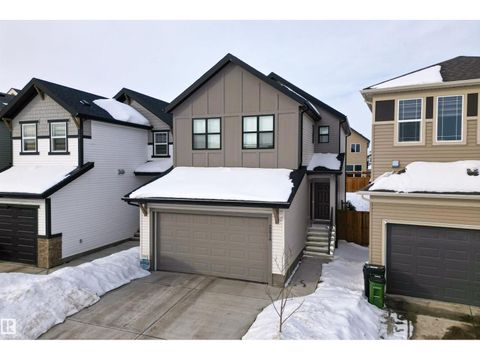 22916 95 AV NW Edmonton AB T5T7H6