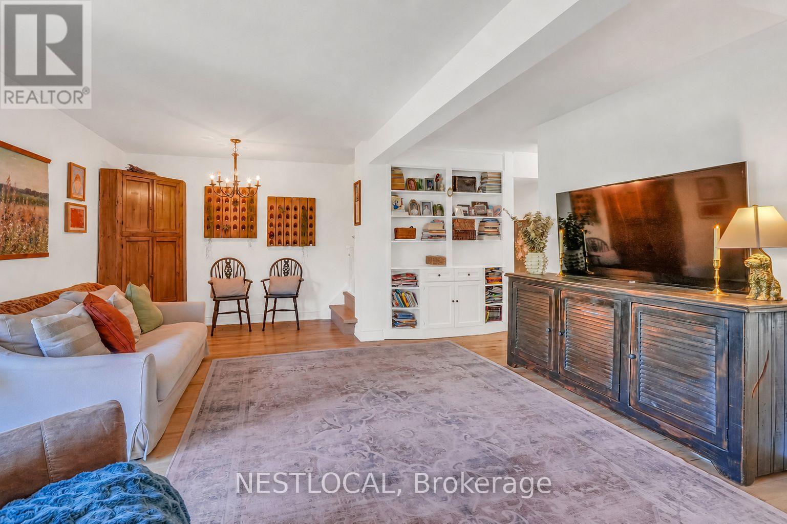 1007 FALGARWOOD DRIVE