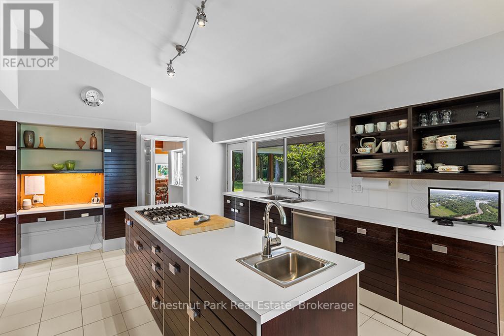 403123 GREY ROAD 4