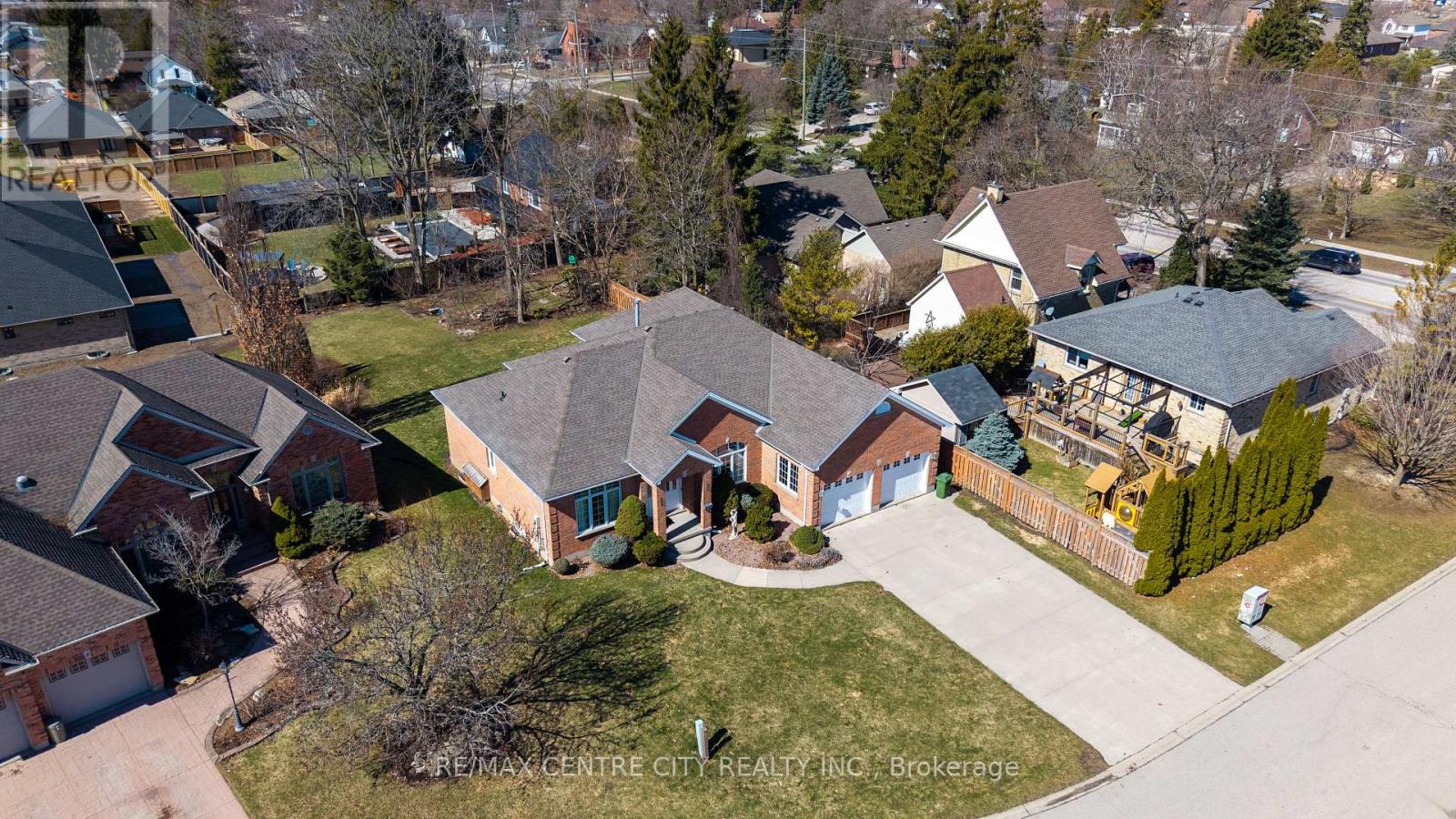 6 HUNTINGTON TERRACE