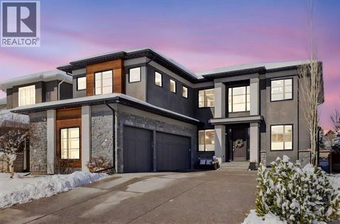 73 Wexford Crescent SW Calgary AB T3H0H1