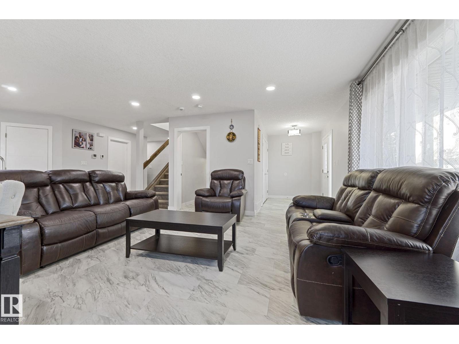 8955 150 ST NW