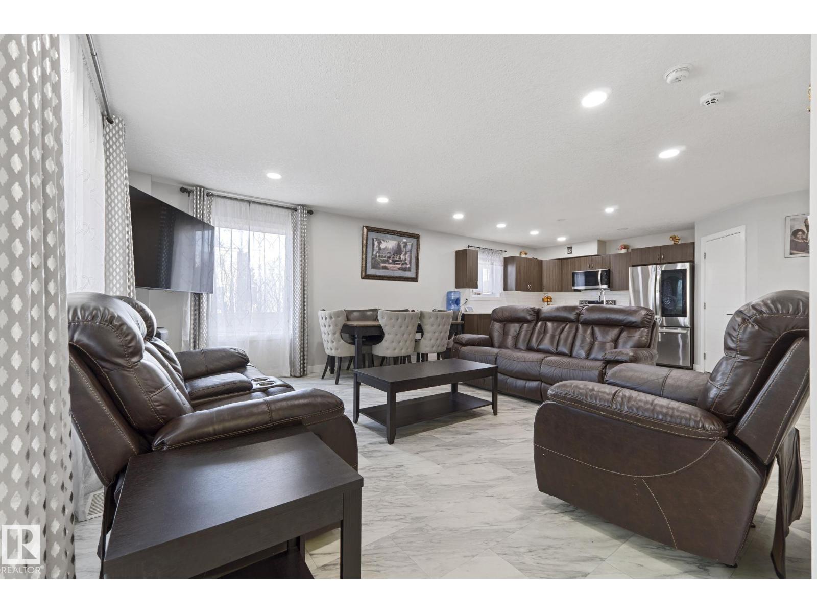8955 150 ST NW