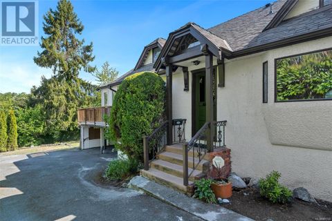 1498 Derby Rd Saanich BC V8P1T5