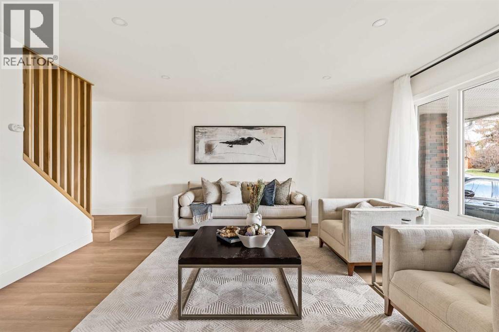 11 Coach Manor Rise SW