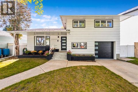2539 Chicoutimi Drive NW Calgary AB T2L0W4