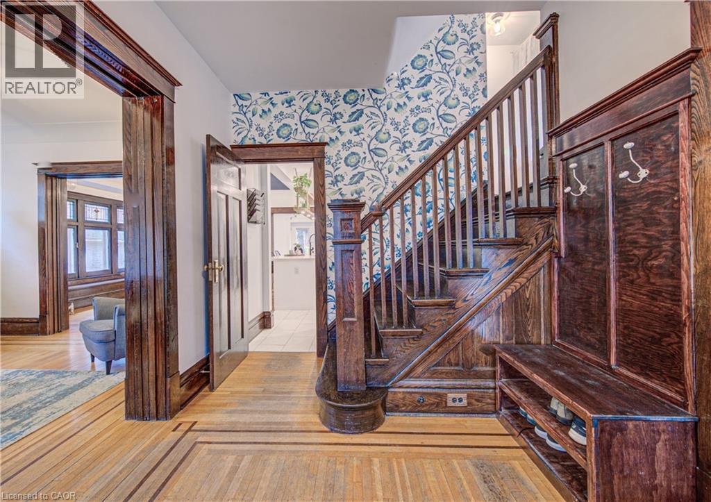 114 PROSPECT Street S