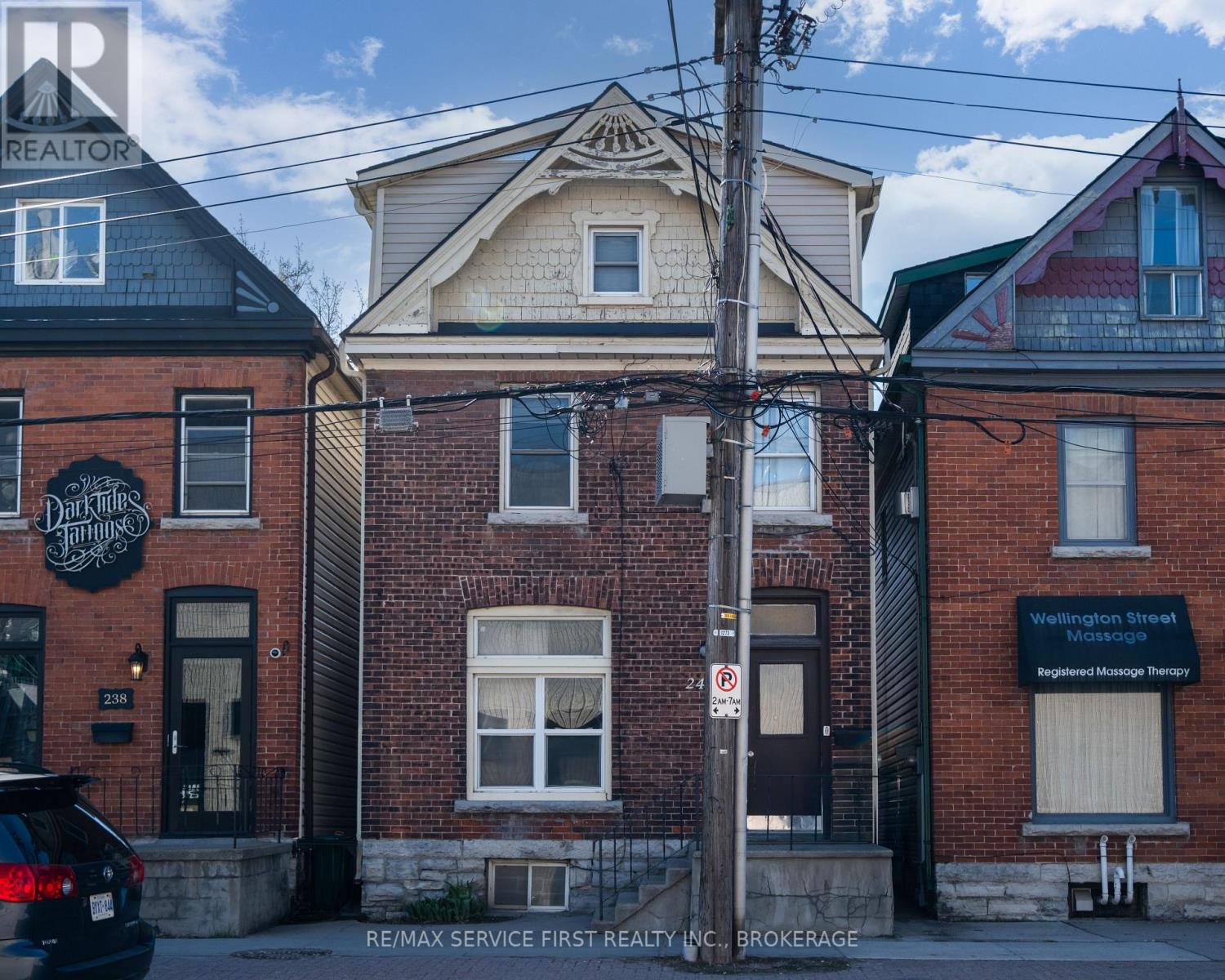240 WELLINGTON STREET