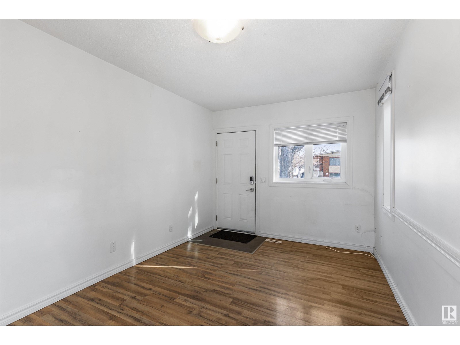 12114 85 ST NW