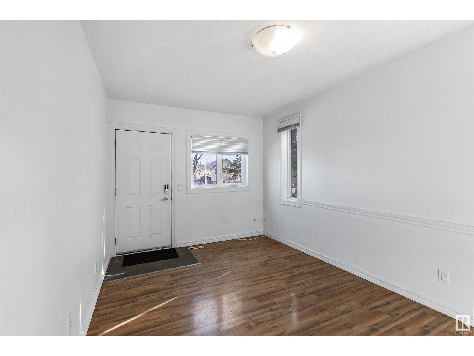 12114 85 ST NW