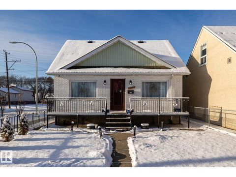 11502 89 ST NW Edmonton AB T5B3T9