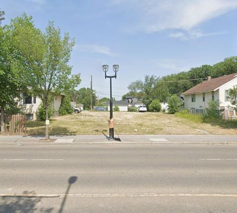 11833  FORT Road Edmonton AB T5B4G6