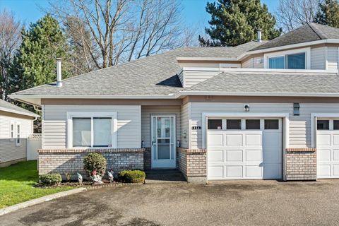 114 8485 YOUNG ROAD|Chilliwack Proper South Chilliwack BC V2P7Y7