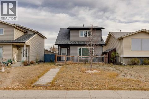 16 Abalone Crescent NE Calgary AB T2A6Y7