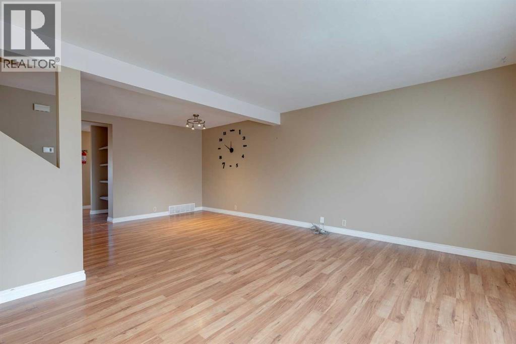 16 Abalone Crescent NE