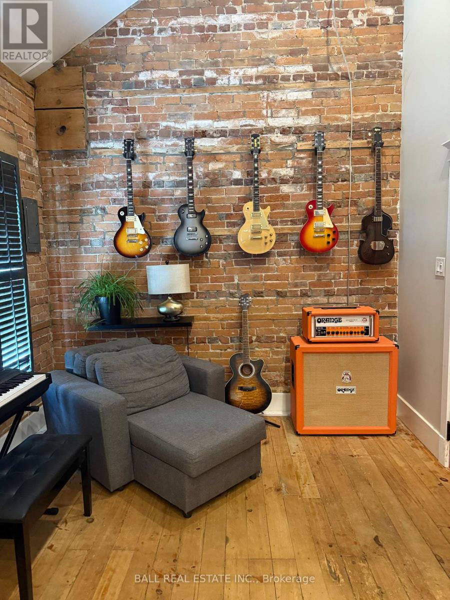 LOFT - 73 QUEEN STREET