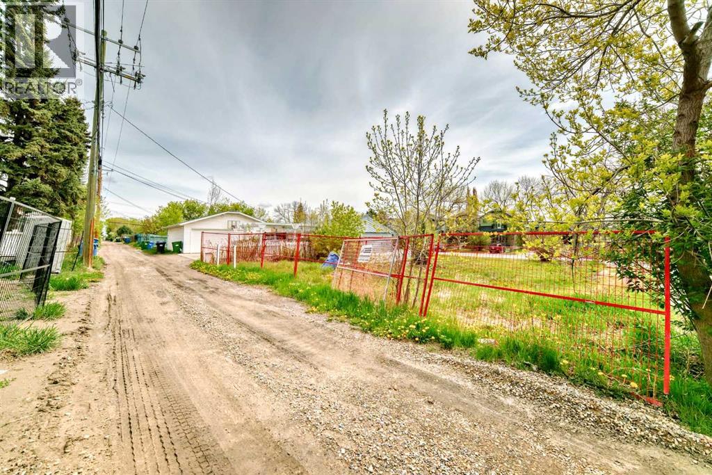 523 Northmount Drive NW