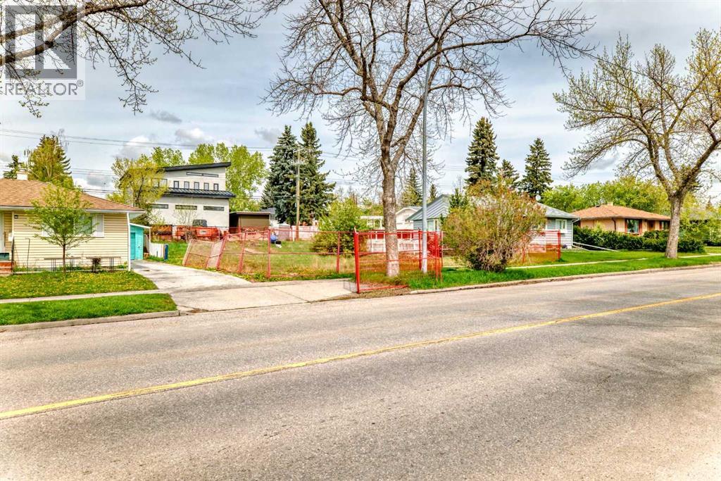 523 Northmount Drive NW