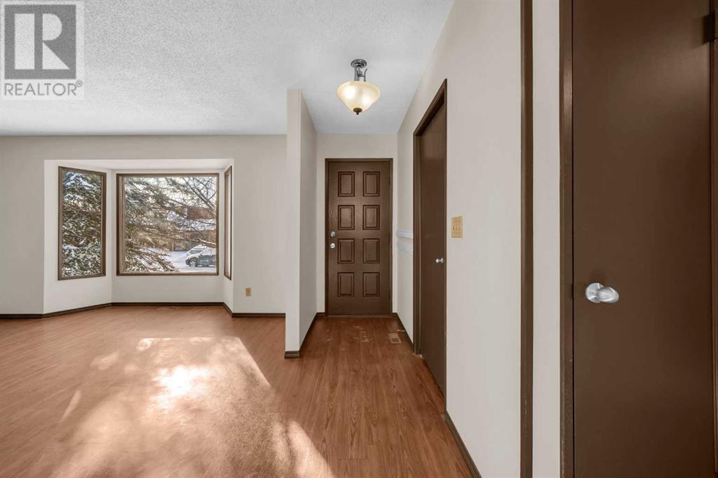 412 Rundlehill Way NE
