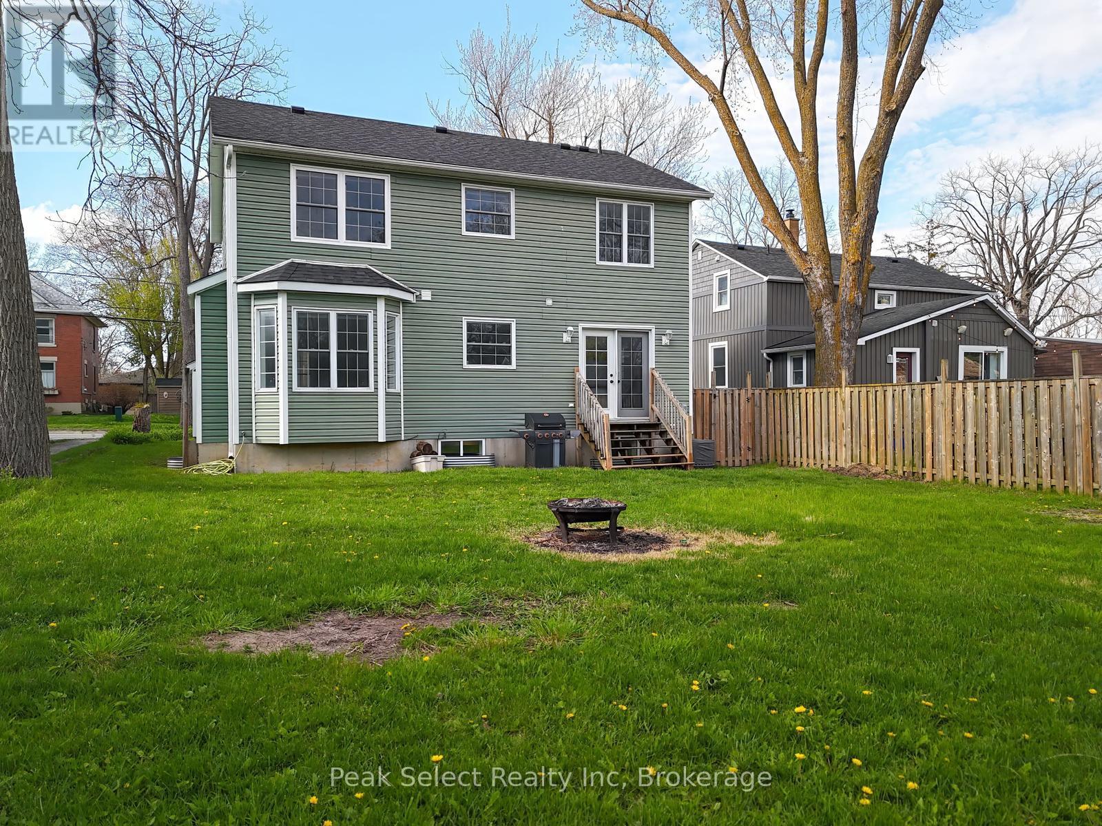 202 QUEEN STREET W