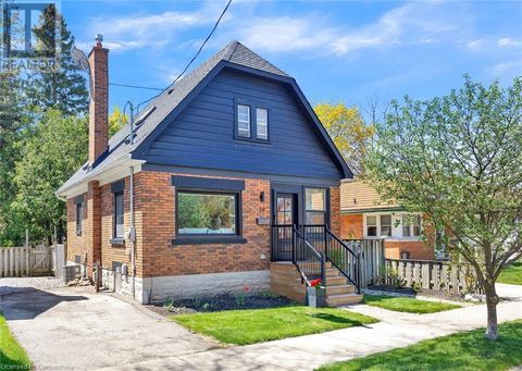 19 DUNBAR Road N Waterloo ON N2L2C8