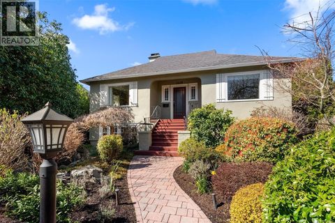 2438 Lincoln Rd Oak Bay BC V8R6A4