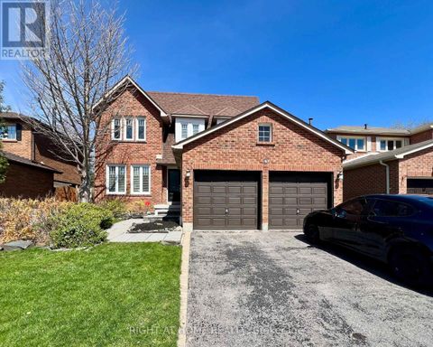 4 SILVERBIRCH PLACE Whitby (Pringle Creek) ON L1R1X7