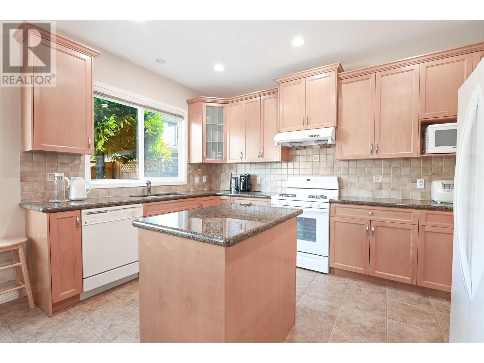 9382 PAULESHIN CRESCENT