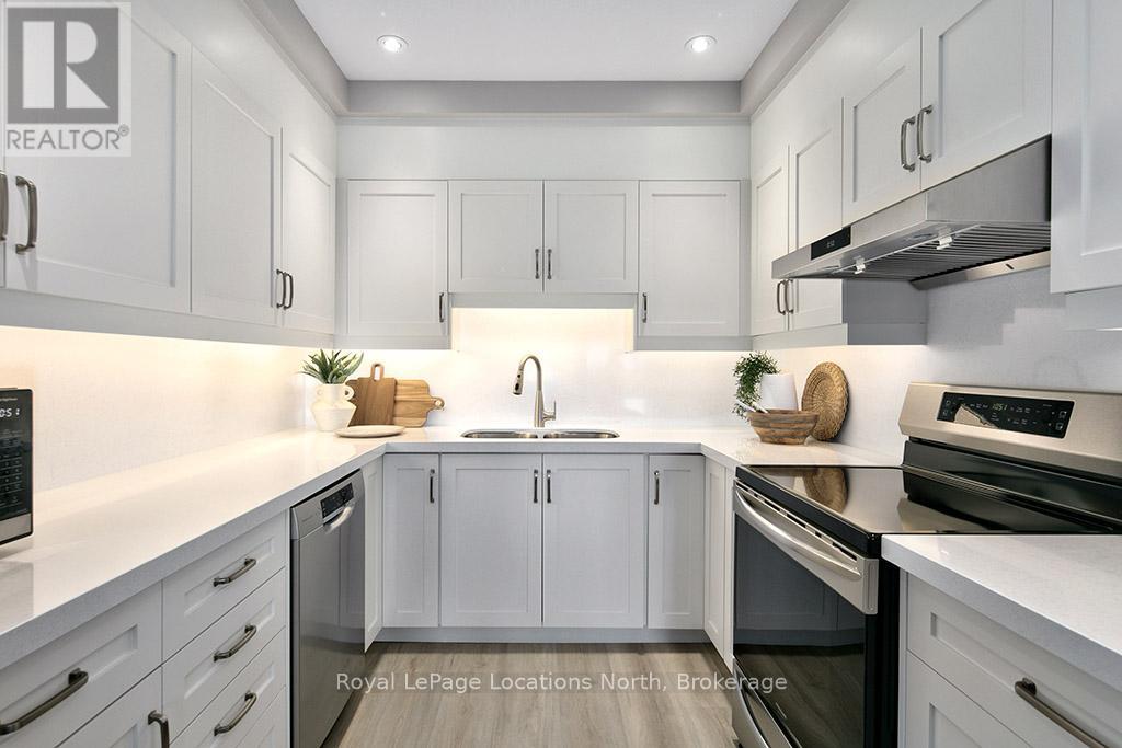 304 - 25 BEAVER STREET S