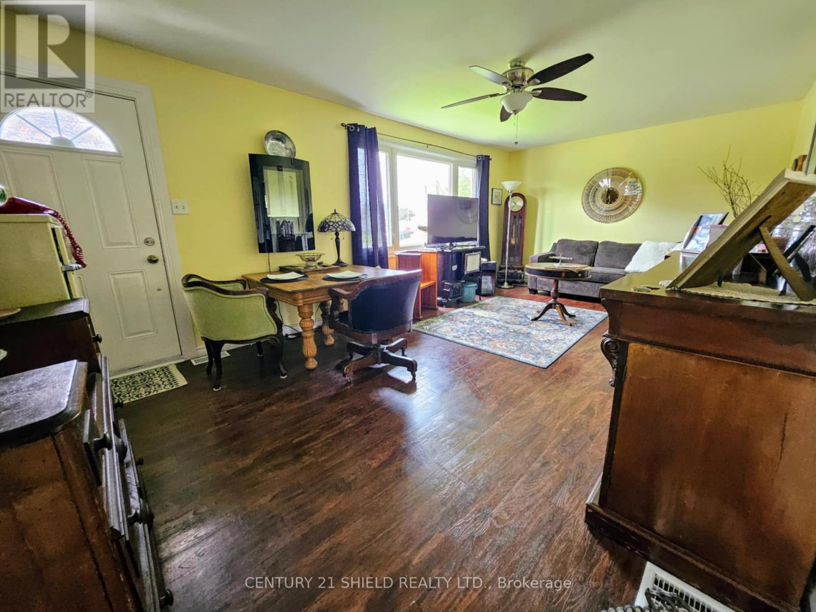3131 DUVAL AVENUE