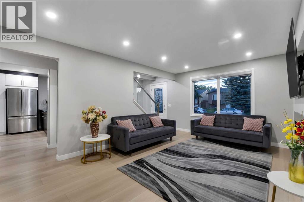 251 Rundlecairn Road NE