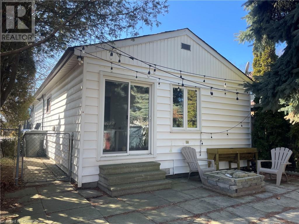 1089 MEREDITH Avenue